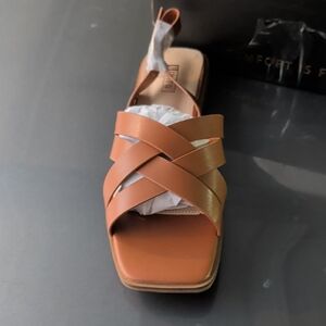 Elegant Tan Strappy Sandals